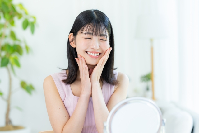 <span class="title">【コラムVol.464】<br>秋から冬へ、肌のゆらぎを<br>整える「温もりスキンケア」</span>